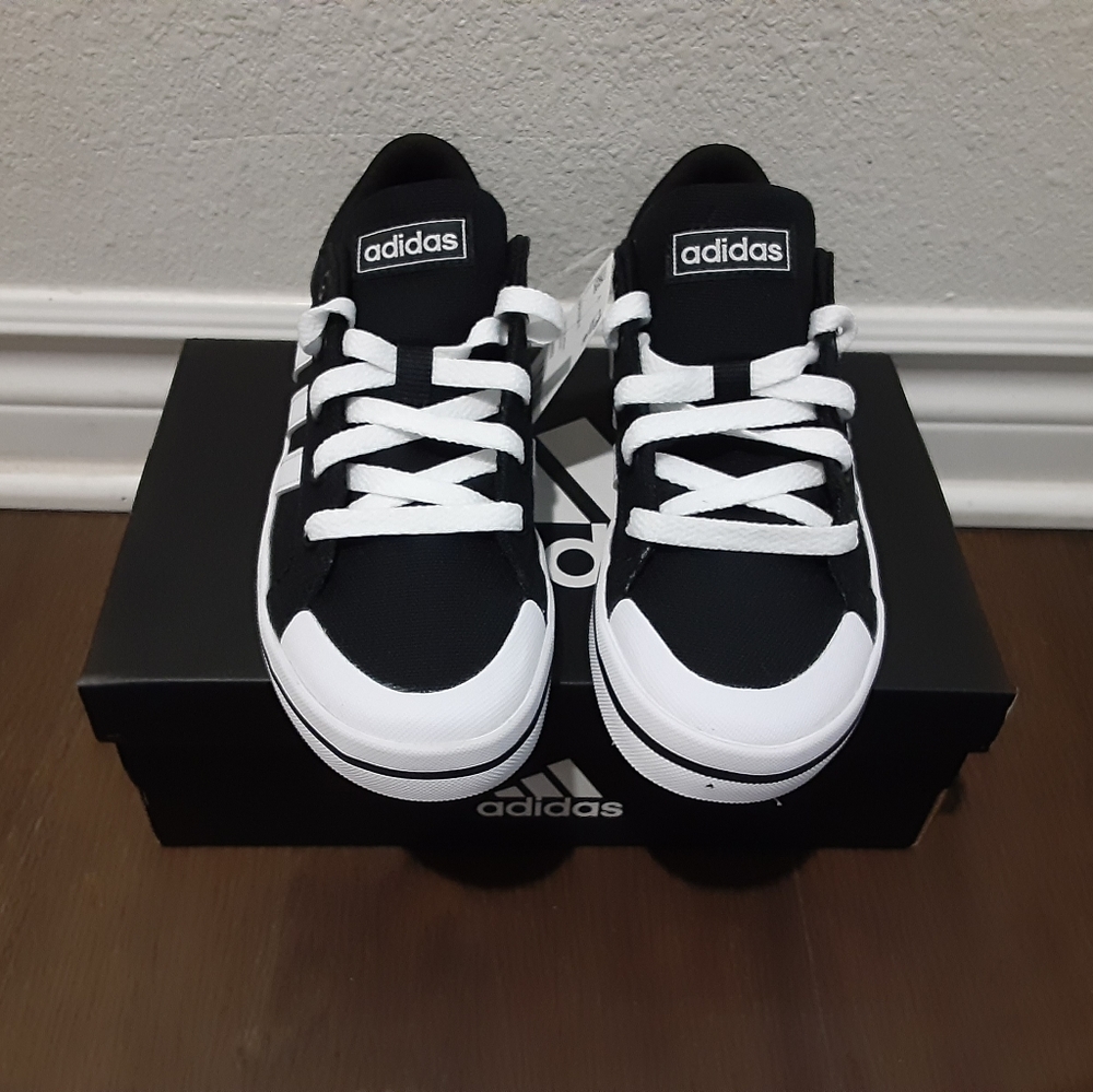 Adidas - Picture 3 of 4